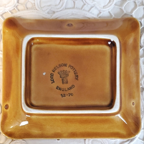 Vintage Lord Nelson Pottery Ashtray, Brown with Florals - Picture 6 of 9